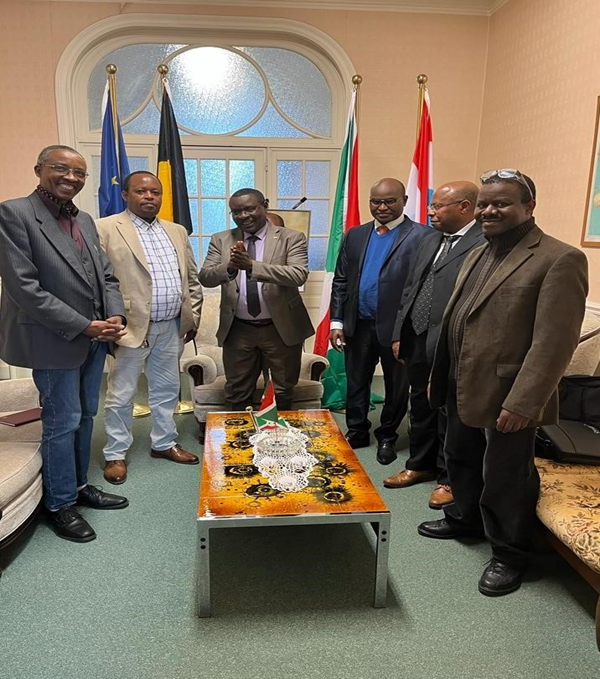 Son Excellence Mr l’Ambassadeur Thérence NTAHIRAJA rencontre les nouveaux membres  du Bureau de l’ASBL DBB, le mercredi 22 mars 2023 